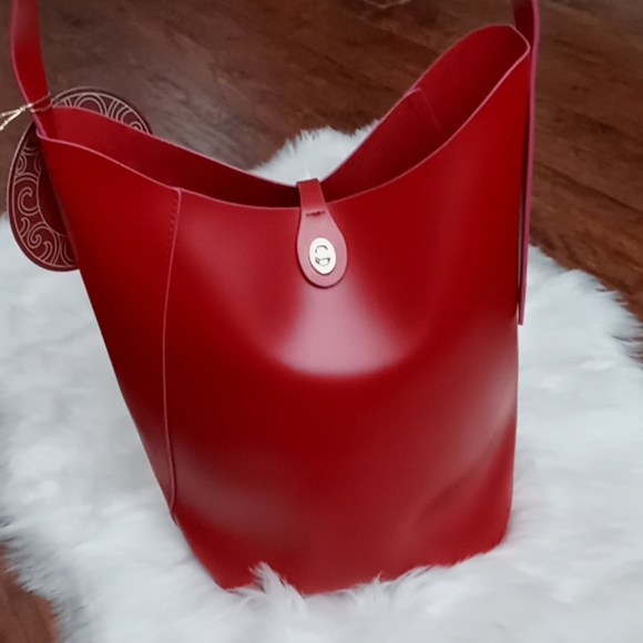 Elizabeth Arden Handbags - RESERVED 4 CORA❤ Elizabeth Arden Red Leather Bucket Purse NEW w/Tag